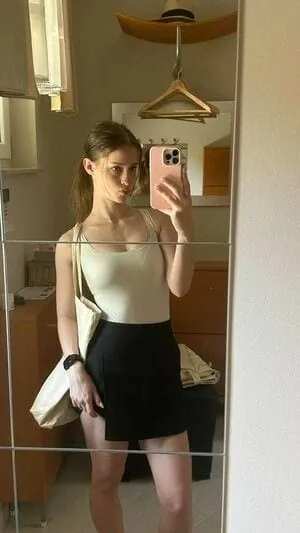 Nazlı - Kartal Escort