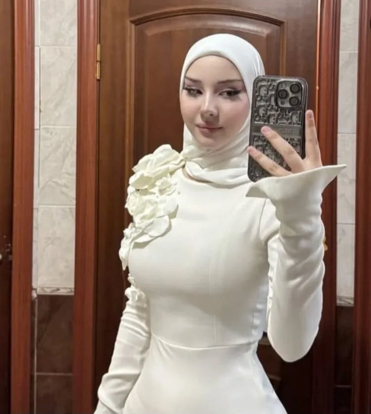 Defne - Ataşehir Escort