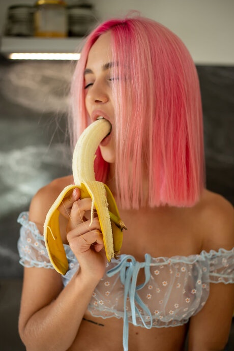 Güzel Bir Kadından Daha Fazlası Seksi Bayan Maltepe Escort Duygu